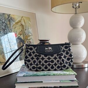 Coach Black and Gray Circle Pattern Wristlet